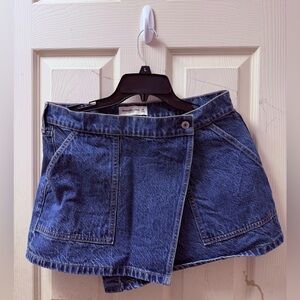 💙 Abercrombie & Fitch Asymmetrical Wrap Skirt